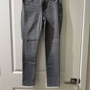 Old Navy Women's Skinny Jeans in Charcoal